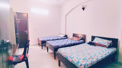 Bedroom Image of HOMELY SPACE PG in Sector 71, Noida