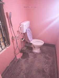 Bathroom Image of 250 Sq.ft 1 BHK Independent House for rent in Bansdroni Kolkata for Rs. 6000