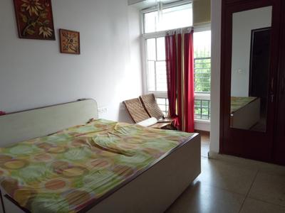 Bedroom Image of 1000 Sq.ft 2.5 BHK Builder Floor for rent in Sarvapriya Vihar New Delhi for Rs. 75000