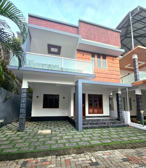 Kuzhivelippady Main Image 1