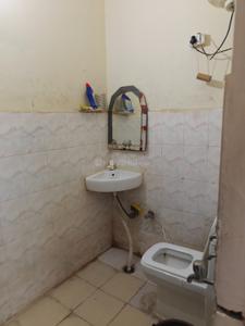 Bathroom Image of 700 Sq.ft 1.5 BHK Independent House for rent in Beta I Greater Noida for Rs. 20000
