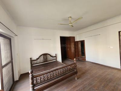 4 BHK Semi Furnished Flat