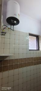 Bathroom Image of 750 Sq.ft 1 RK Apartment / Flat for rent in Vikaspuri New Delhi for Rs. 15000