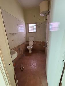 Bathroom Image of 1000 Sq.ft 2 BHK Builder Floor for rent in JP Nagar Bengaluru for Rs. 20000