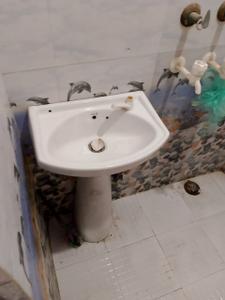 Bathroom Image of 850 Sq.ft 2 BHK Builder Floor for rent in Sector 63 A Noida for Rs. 20000