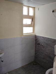 Bathroom Image of 620 Sq.ft 3 BHK Apartment / Flat for rent in Auric City Homes, Sector 82 Faridabad for Rs. 17000