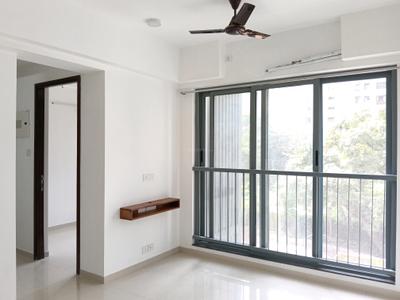 Living Room Image of 519 Sq.ft 1.5 BHK Apartment / Flat for rent in Kalpataru Elitus, Mulund West Mumbai for Rs. 43000