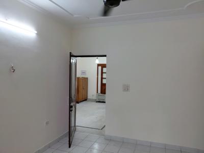 Bedroom Image of 1550 Sq.ft 3 BHK Apartment / Flat for rent in Sarita Vihar New Delhi for Rs. 45000