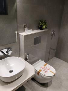 Prime Status Attached Bathroom with Bedroom Three 4