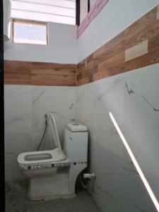 Common Bathroom Image of 180 Sq.ft 1 RK Independent House for rent in Sector 134 Noida for Rs. 10500