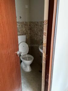 Bathroom Image of 1300 Sq.ft 3 BHK Apartment / Flat for sale in Naman Homes, Dhoomanganj Allahabad for Rs. 15500000
