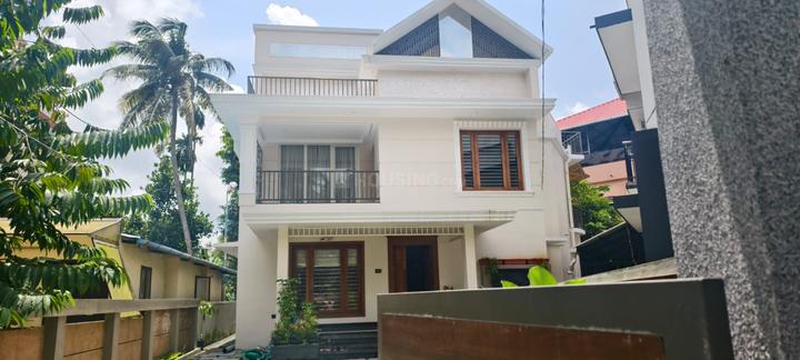 Independent house near metro station Main Image 1