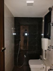 Common Bathroom Image of 900 Sq.ft 2 BHK Apartment / Flat for rent in Terraform Iris, Kasarvadavali Thane for Rs. 18500