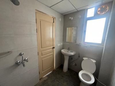 Bathroom Image of 1150 Sq.ft 3 BHK Apartment / Flat for rent in Oro Elements, Jankipuram Lucknow for Rs. 16000