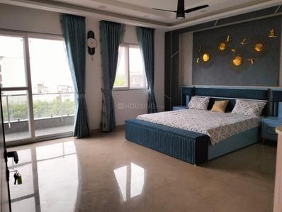 Bedroom Image of 4500 Sq.ft 5 BHK Builder Floor for rent in Vasant Kunj New Delhi for Rs. 210000