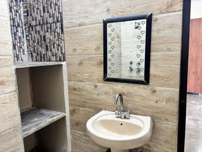 Bathroom Image of 650 Sq.ft 2.5 BHK Independent House for sale in Sector 62 Faridabad for Rs. 7800000