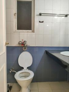 Common Bathroom Image of 533 Sq.ft 1 BHK Apartment / Flat for rent in Kasarvadavali Thane for Rs. 18000