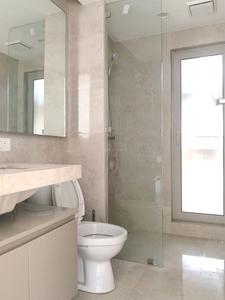 Common Bathroom Image of 1150 Sq.ft 3 BHK Apartment / Flat for sale in Hiranandani Eagleridge Wing B, Hiranandani Estate Thane for Rs. 36000000