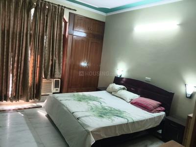 Bedroom Image of 2200 Sq.ft 3 BHK Builder Floor for rent in Sector 41 Noida for Rs. 41000