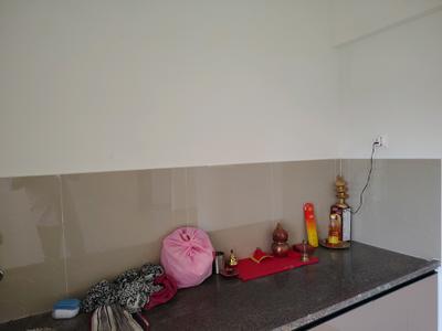 Kitchen Image of 700 Sq.ft 1 BHK Apartment / Flat for rent in Cosmos 27 GBR, Kasarvadavali Thane for Rs. 16504