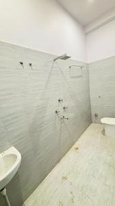 Bathroom Image of 1500 Sq.ft 3 BHK Independent House for rent in Gobarsahi Muzaffarpur for Rs. 6500
