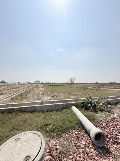 Radha raman Main Image 1