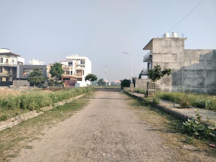 Sector 76 Main Image 1