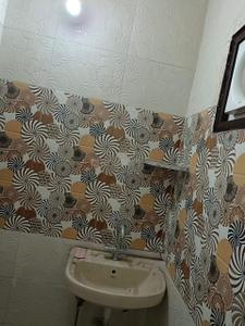 Bathroom Image of 720 Sq.ft 2 BHK Builder Floor for rent in Janakpuri New Delhi for Rs. 22000