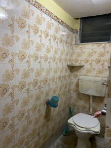 Bathroom Image of 650 Sq.ft 3 BHK Apartment / Flat for sale in Kalighat Kolkata for Rs. 5500000