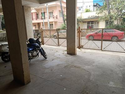Car Garage Image of 800 Sq.ft 2 BHK Apartment / Flat for rent in Sampangiram Nagar Bengaluru for Rs. 300000