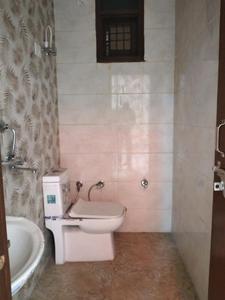 Common Bathroom Image of 1300 Sq.ft 3 BHK Apartment / Flat for sale in Shalimar Garden Ghaziabad for Rs. 8600000