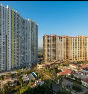 Image of 1475 Sq.ft 3 BHK Apartment / Flat for sale in Raheja Exotica Sorento, Madh, Mumbai for Rs. 35000000