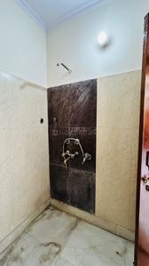 Bathroom Image of 800 Sq.ft 2 BHK Independent House for rent in Independent House, Sector 8 Gurgaon for Rs. 17500