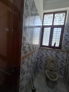 Bathroom Image of 990 Sq.ft 3 BHK Independent House for rent in Sector 23 Gurgaon for Rs. 40000