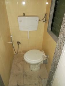 Common Bathroom Two Image of 409 Sq.ft 1 BHK Apartment / Flat for rent in Lower Parel Mumbai for Rs. 41000
