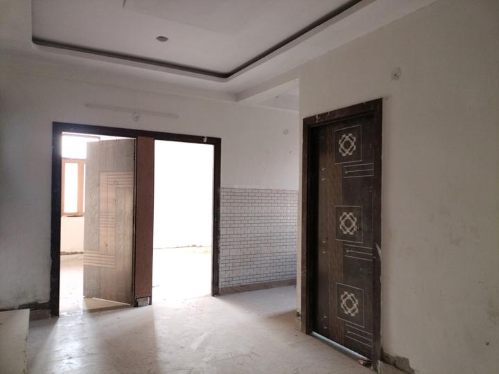 Vishal DLF Paradise Main Image 1