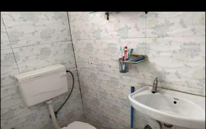 Dee Ess ESTATE  Bathroom 1
