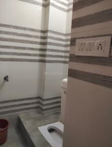 Bathroom Image of 1250 Sq.ft 2 BHK Builder Floor for rent in Indira Nagar Lucknow for Rs. 25000