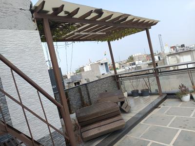 Balcony Image of 990 Sq.ft 1 BHK Builder Floor for rent in Model Town New Delhi for Rs. 25000