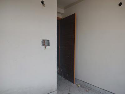 Bedroom Image of 650 Sq.ft 2 BHK Apartment / Flat for sale in Sangam Vihar New Delhi for Rs. 3700000