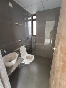 Bathroom Image of 1760 Sq.ft 3 BHK Apartment / Flat for rent in Sthapatya Bliss, Shilaj Ahmedabad for Rs. 31000