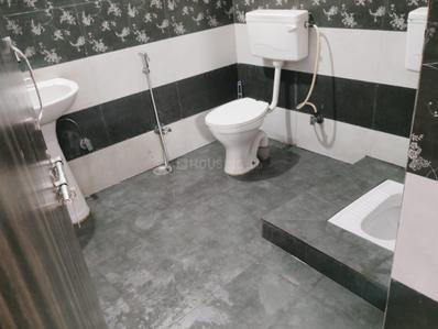 Bathroom Image of 2750 Sq.ft 3 BHK Independent House for rent in New Sir Syed Nagar Aligarh for Rs. 22000