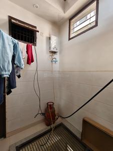 Bathroom Image of 1500 Sq.ft 2 BHK Independent House for rent in Shastripuram Agra for Rs. 16000