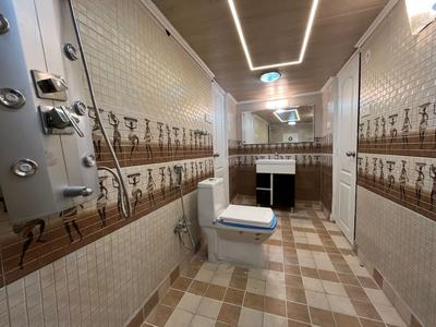 Bathroom Image of 950 Sq.ft 2 BHK Apartment / Flat for sale in Jakhu Shimla for Rs. 9000000
