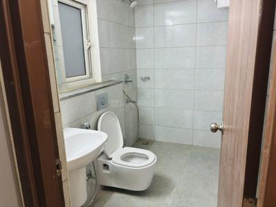 Bathroom Image of 2359 Sq.ft 4 BHK Villa for rent in Godrej Golf Links Villas, Jaypee Greens Greater Noida for Rs. 65000