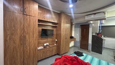 Bedroom Image of 1496 Sq.ft 1 RK Apartment / Flat for rent in DLF Capital Greens Phase 1 And 2, Karampura New Delhi for Rs. 18000