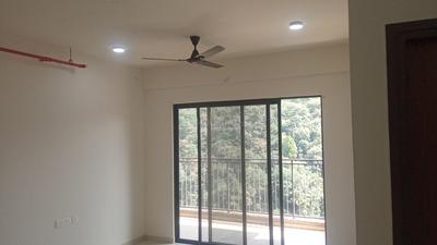 Shapoorji Pallonji Yahavi Tower 2 Pine Living Room 2