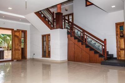 Hall Image of 4000 Sq.ft 5 BHK Independent House for sale in Vennala Kochi for Rs. 25000000