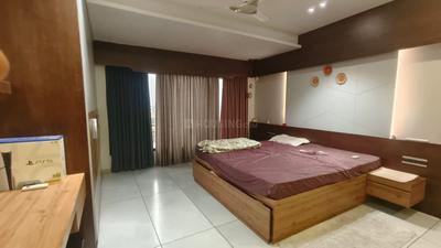 Bedroom Image of 1350 Sq.ft 3 BHK Penthouse for rent in Priyanka Green Emerald, New Alkapuri Vadodara for Rs. 35000