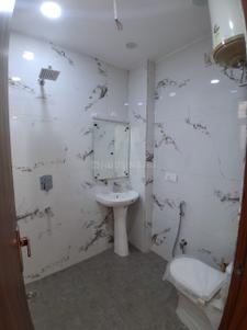 Bathroom Image of 625 Sq.ft 2 BHK Builder Floor for rent in Rajpur Khurd Extension New Delhi for Rs. 23000